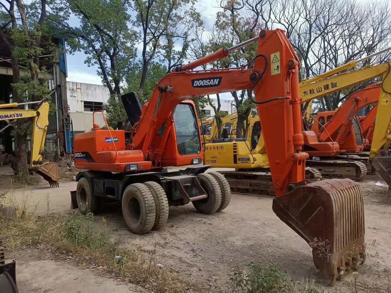 Doosan DH150W - Escavatore gommato: foto 3 Doosan DH150W - Escavatore gommato: foto 3