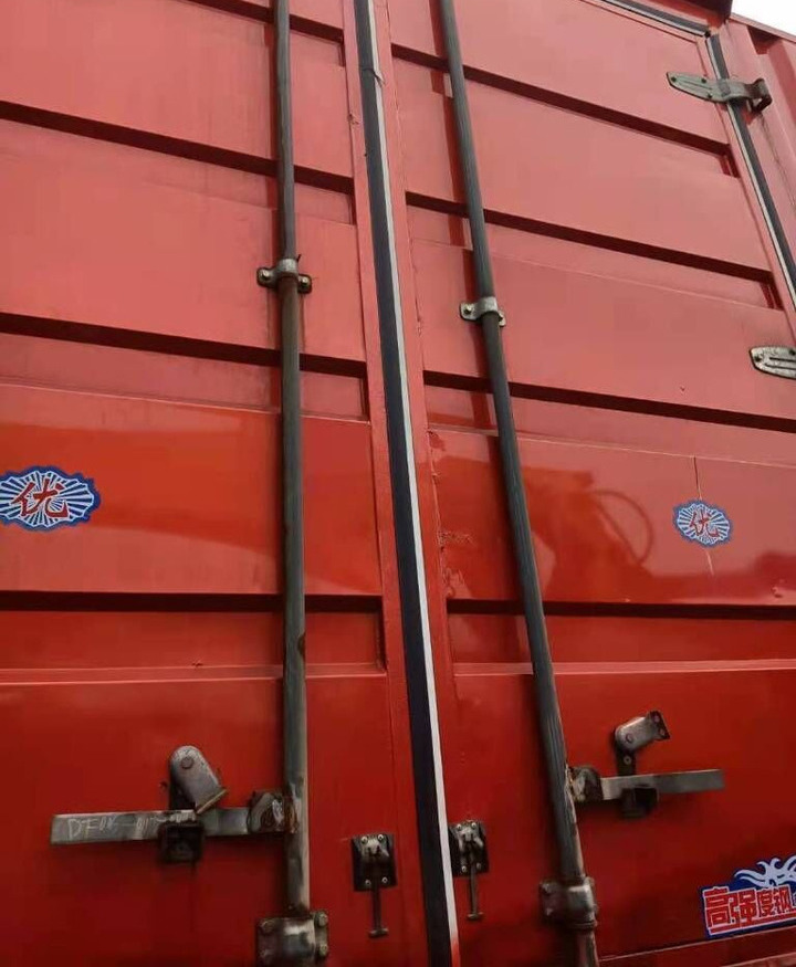 Howo 8X4 Box Truck Box Van - Autocarro portacontainer/ Caisse interchangeable: foto 4 Howo 8X4 Box Truck Box Van - Autocarro portacontainer/ Caisse interchangeable: foto 4