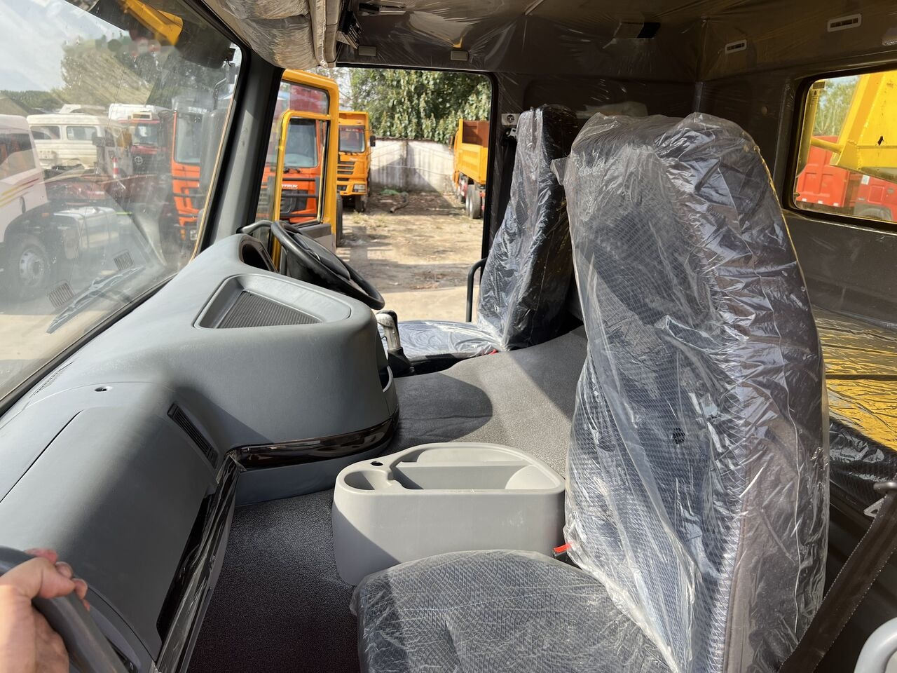 Howo - Autocarro ribaltabile: foto 2 Howo - Autocarro ribaltabile: foto 2