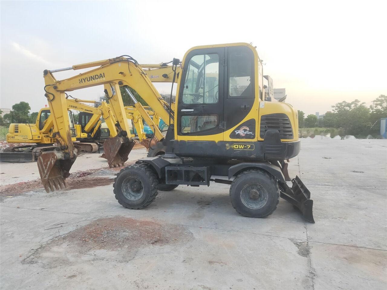 Hyundai R60W-7 - Escavatore gommato: foto 5 Hyundai R60W-7 - Escavatore gommato: foto 5