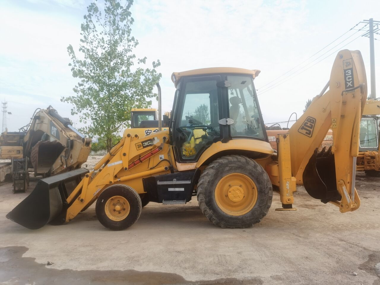 JCB 3CX - Terna: foto 1 JCB 3CX - Terna: foto 1