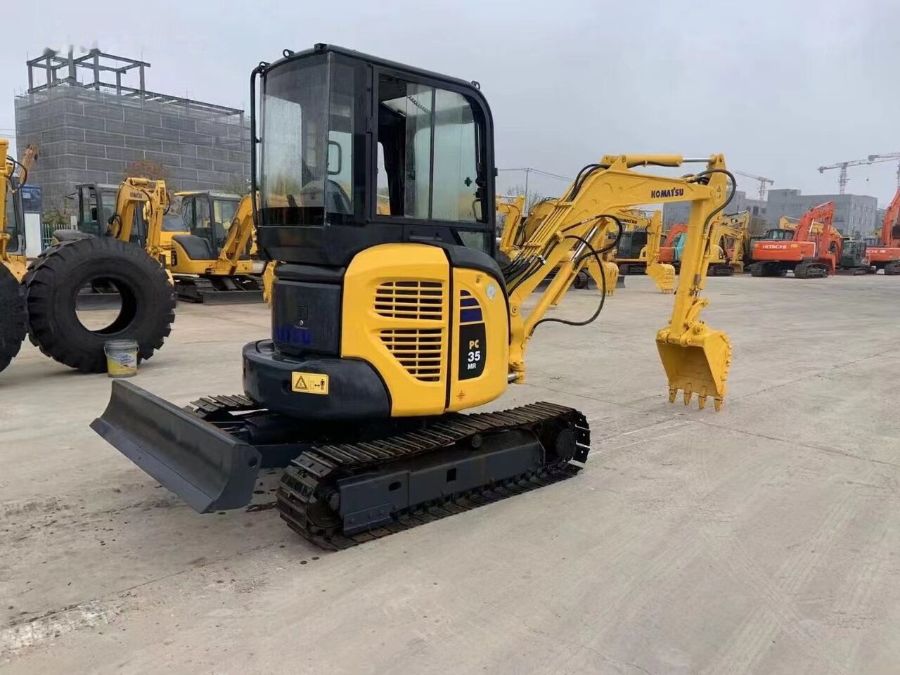 Komatsu Quasi-New PC35MR - Miniescavatore: foto 1 Komatsu Quasi-New PC35MR - Miniescavatore: foto 1