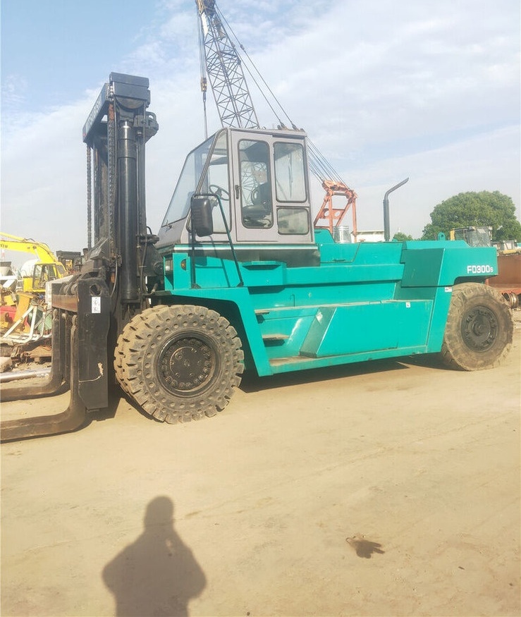 Mitsubishi FD300 - Carrello elevatore diesel: foto 2 Mitsubishi FD300 - Carrello elevatore diesel: foto 2