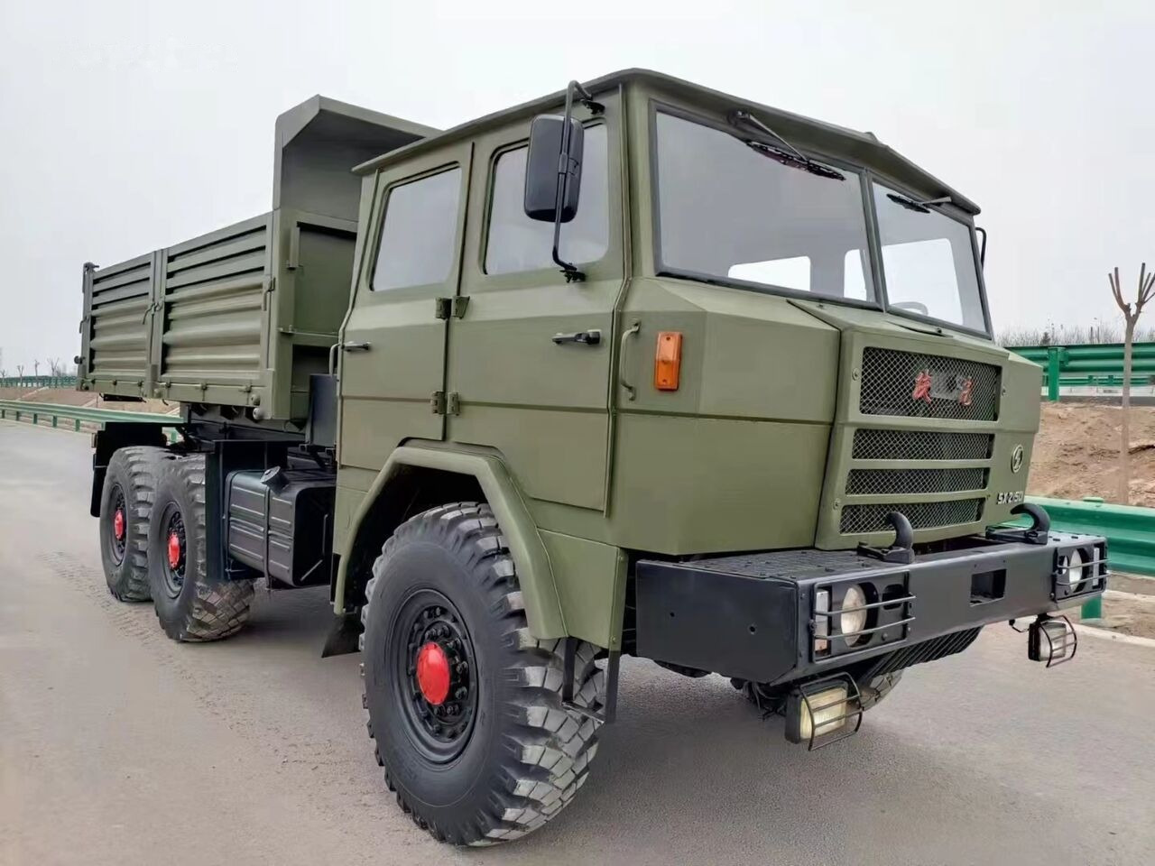 Shacman SX2150 - Autocarro ribaltabile: foto 2 Shacman SX2150 - Autocarro ribaltabile: foto 2