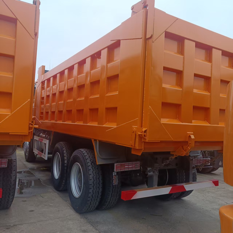 Sinotruk HOHAN 6*4 Dump truck - Autocarro ribaltabile: foto 3 Sinotruk HOHAN 6*4 Dump truck - Autocarro ribaltabile: foto 3