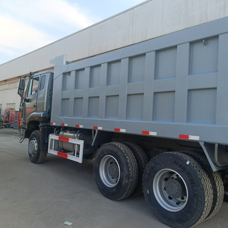 Sinotruk HOHAN 6*4 Dump truck - Autocarro ribaltabile: foto 5 Sinotruk HOHAN 6*4 Dump truck - Autocarro ribaltabile: foto 5