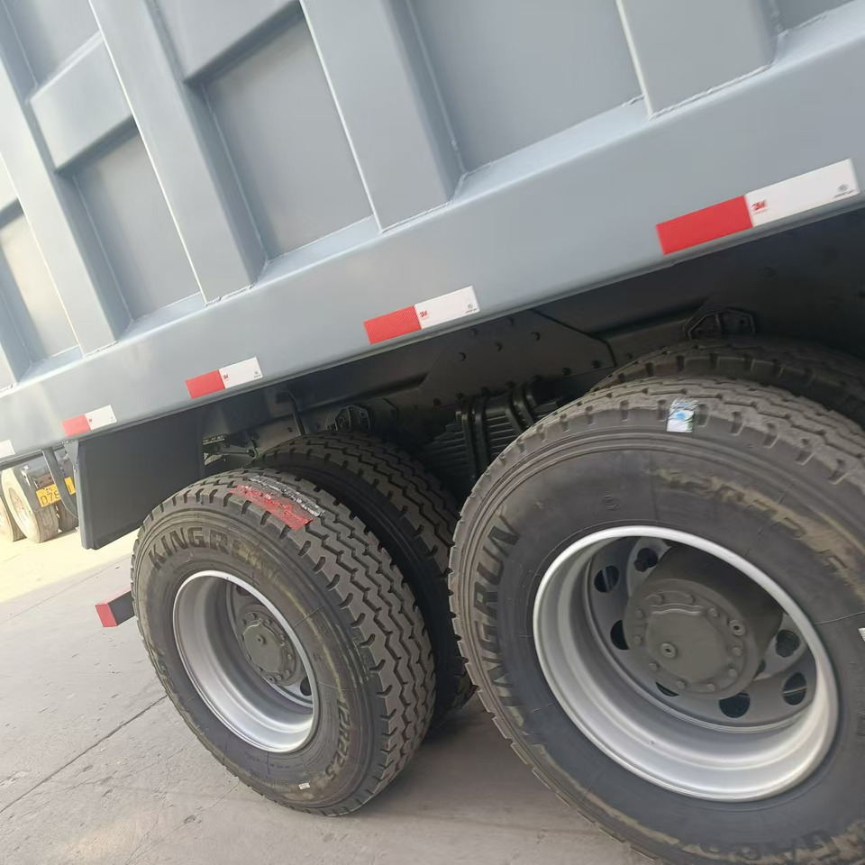 Sinotruk HOHAN 6*4 Dump truck - Autocarro ribaltabile: foto 4 Sinotruk HOHAN 6*4 Dump truck - Autocarro ribaltabile: foto 4