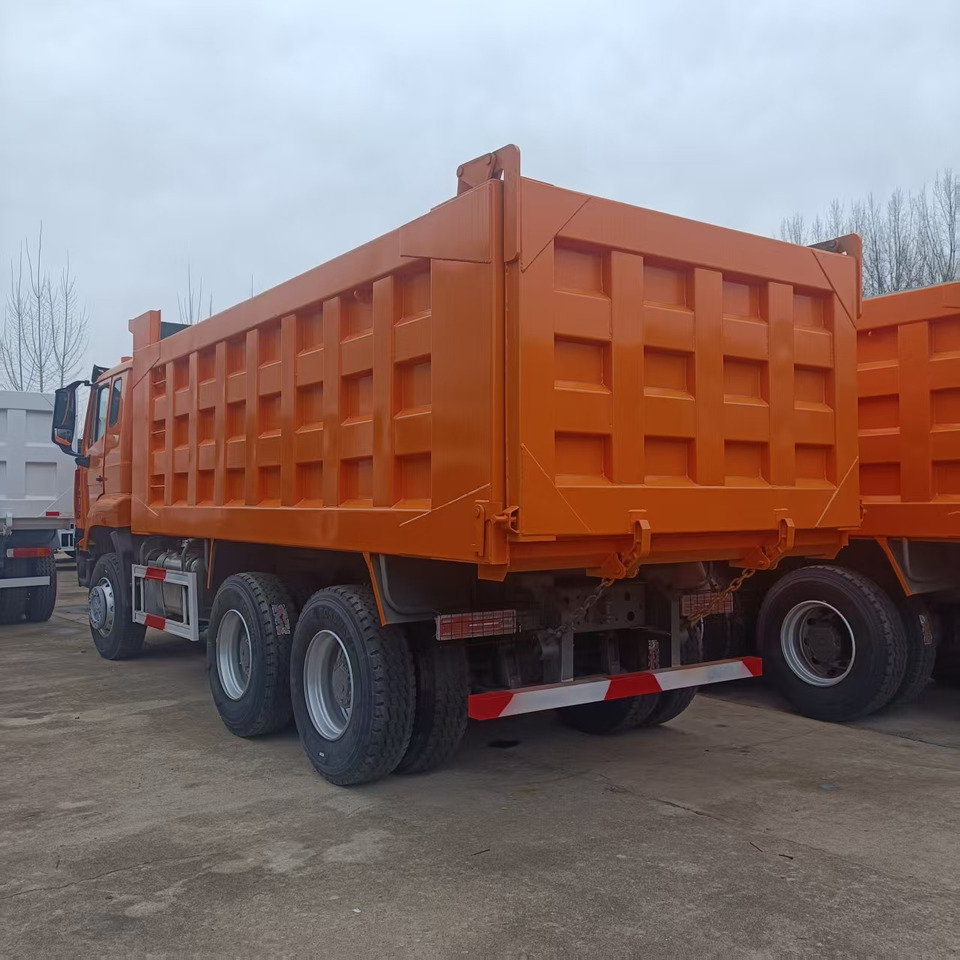 Sinotruk HOHAN 6*4 Dump truck - Autocarro ribaltabile: foto 4 Sinotruk HOHAN 6*4 Dump truck - Autocarro ribaltabile: foto 4