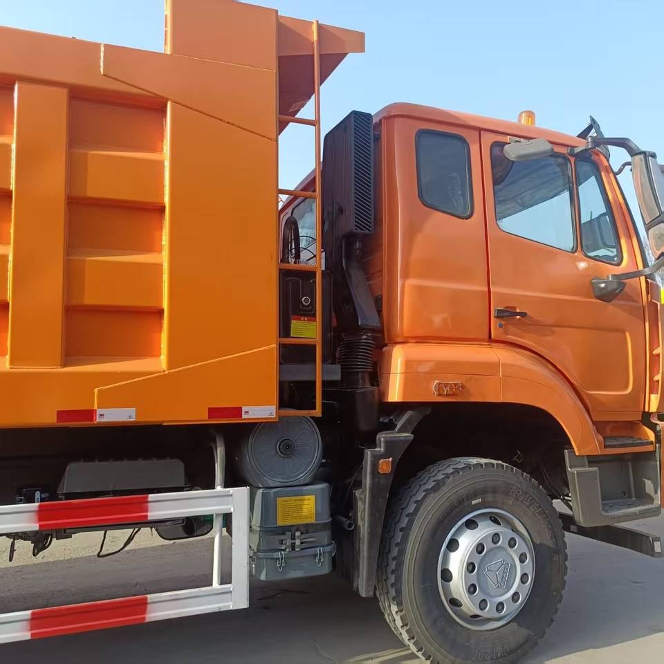Sinotruk HOHAN 6*4 Dump truck - Autocarro ribaltabile: foto 5 Sinotruk HOHAN 6*4 Dump truck - Autocarro ribaltabile: foto 5