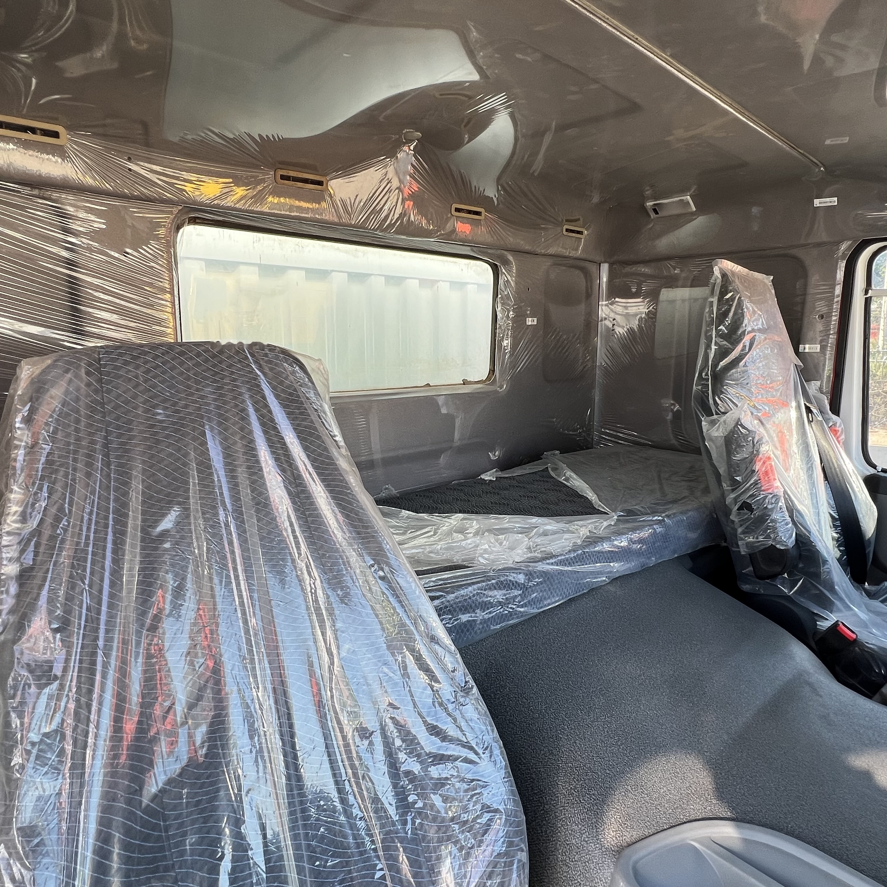 Autocarro con pianale/ Cassone fisso Sinotruk HOWO 371 6*4 Fence Truck: foto 7 Autocarro con pianale/ Cassone fisso Sinotruk HOWO 371 6*4 Fence Truck: foto 7