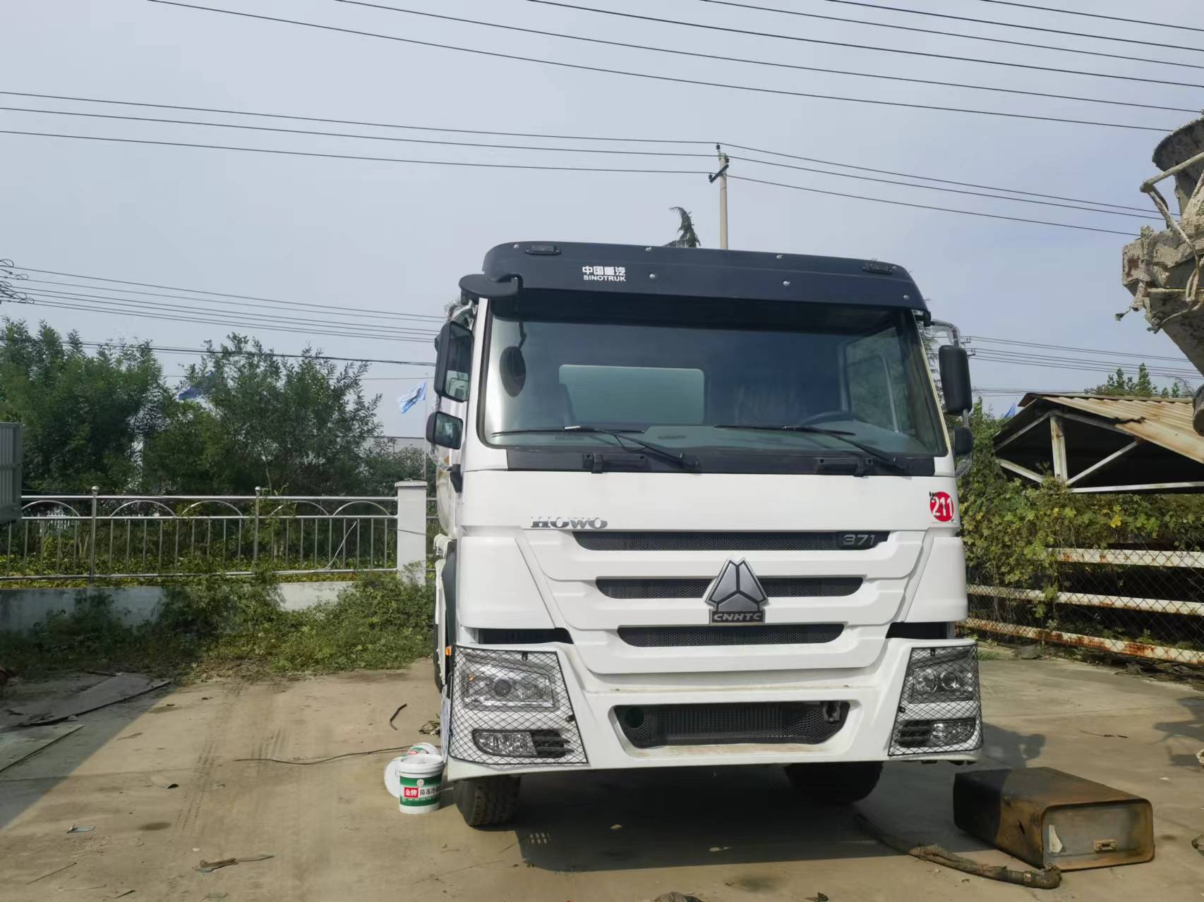 Sinotruk HOWO 371 6*4 Tank truck - Camion cisterna: foto 4 Sinotruk HOWO 371 6*4 Tank truck - Camion cisterna: foto 4