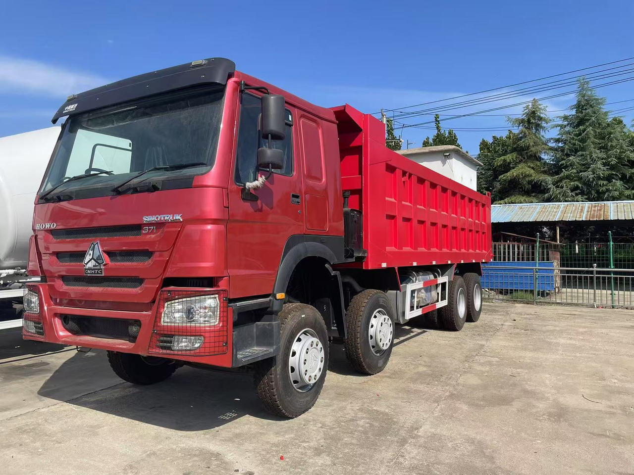 Sinotruk HOWO 371 8*4 Dump truck - Autocarro ribaltabile: foto 1 Sinotruk HOWO 371 8*4 Dump truck - Autocarro ribaltabile: foto 1