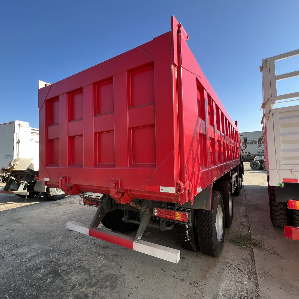 Autocarro ribaltabile Sinotruk HOWO 371 8*4 Dump truck: foto 9