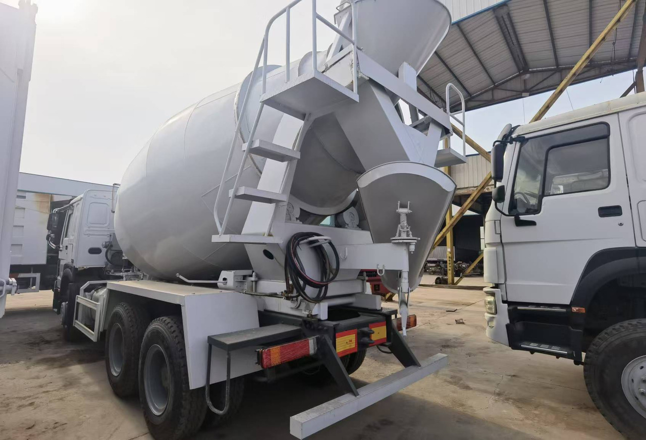 Autobetoniera Sinotruk HOWO 371 Concrete mixer truck: foto 9
