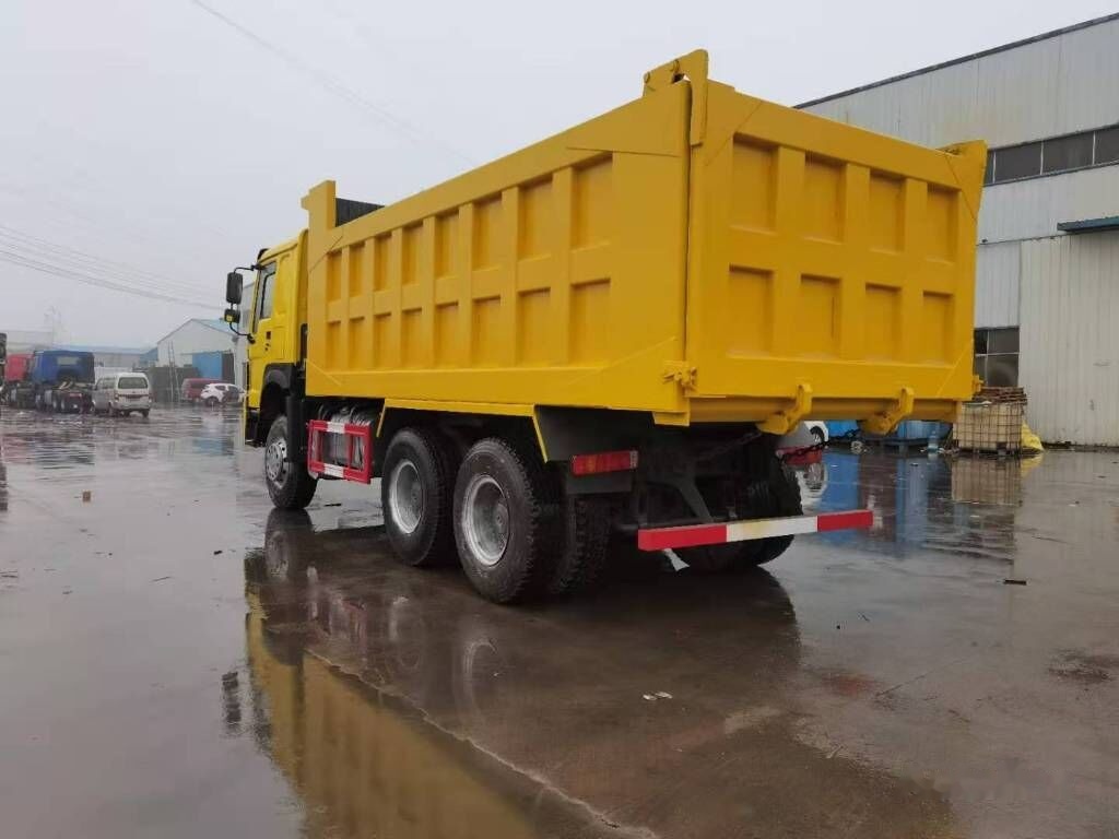 Sinotruk HOWO 6*4 Dump truck - Autocarro ribaltabile: foto 4 Sinotruk HOWO 6*4 Dump truck - Autocarro ribaltabile: foto 4
