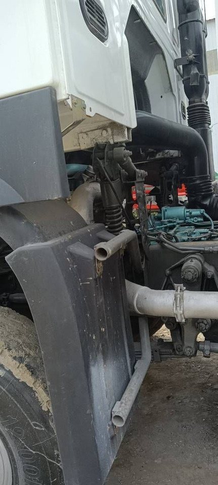 Sinotruk HOWO 6*4 sprinkler - Autospurgo: foto 3 Sinotruk HOWO 6*4 sprinkler - Autospurgo: foto 3