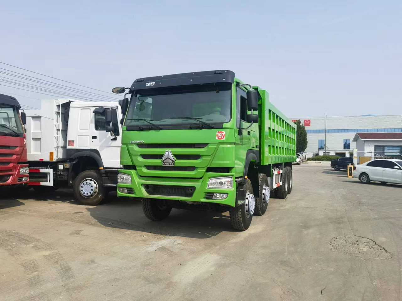 Sinotruk HOWO 8*4 Dump truck - Autocarro ribaltabile: foto 1 Sinotruk HOWO 8*4 Dump truck - Autocarro ribaltabile: foto 1