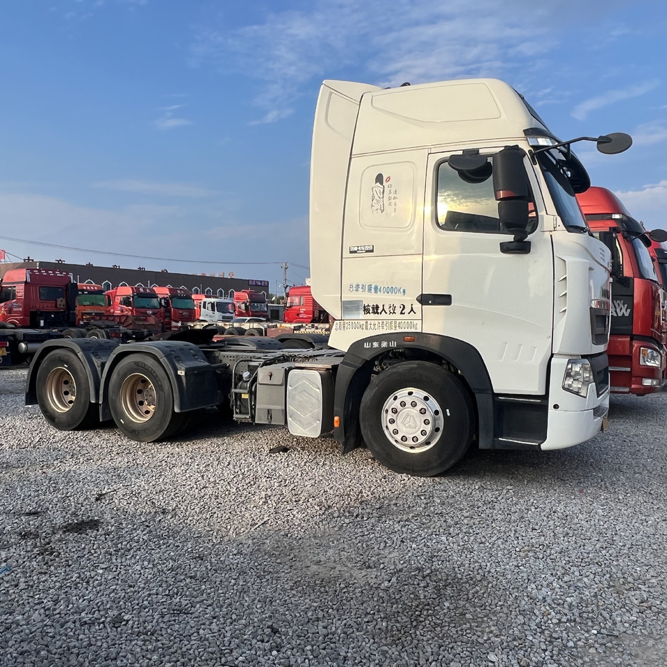 Sinotruk HOWO T7H480 Tractor - Mini dumper: foto 3 Sinotruk HOWO T7H480 Tractor - Mini dumper: foto 3