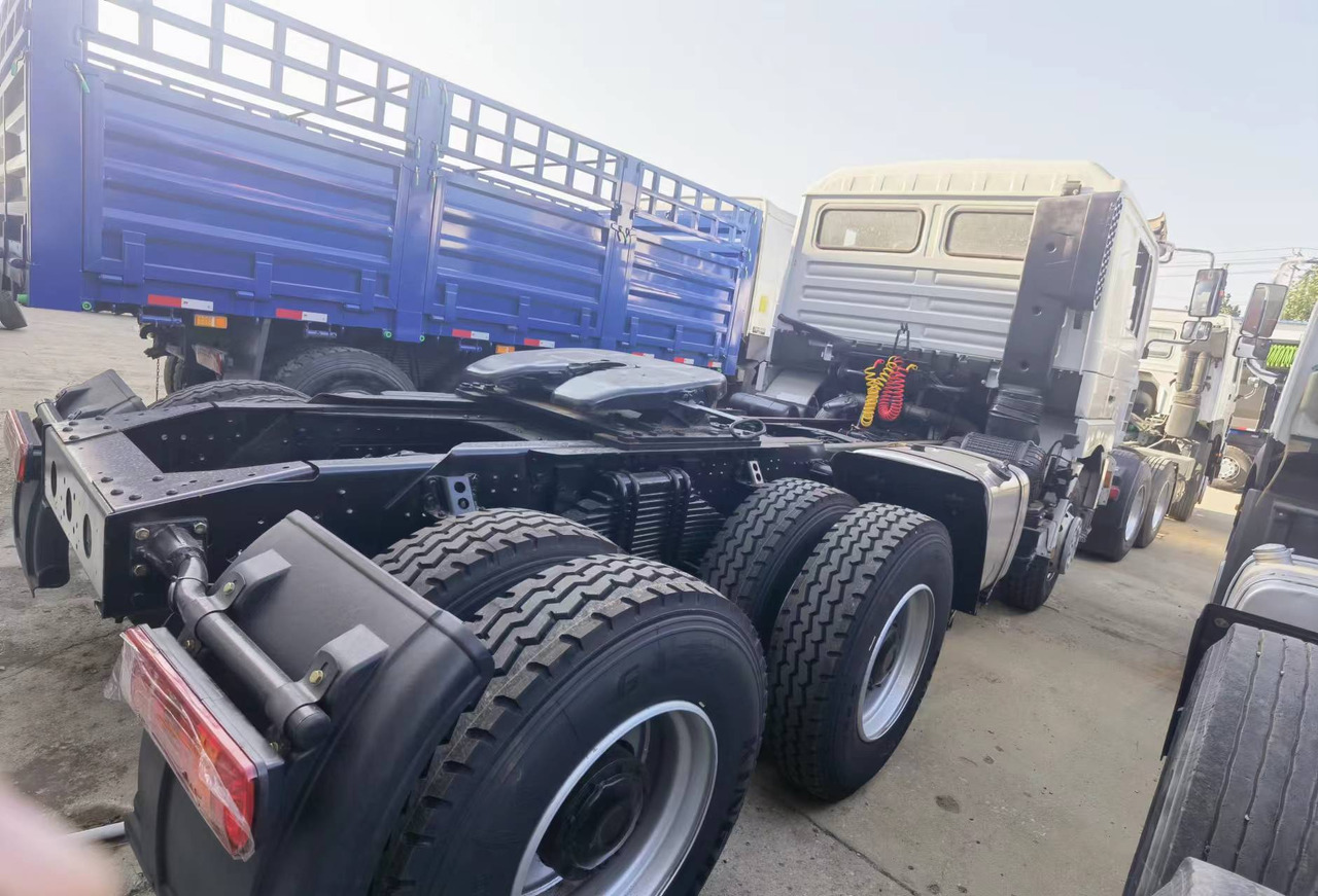 Trattore stradale Shacman F3000 6*4 Tractor: foto 8