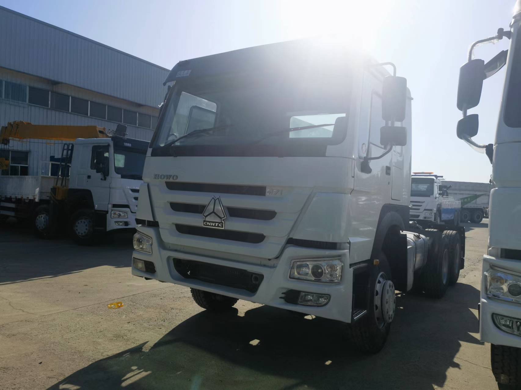 Sinotruk HOWO 371 Tractor - Trattore stradale: foto 1 Sinotruk HOWO 371 Tractor - Trattore stradale: foto 1