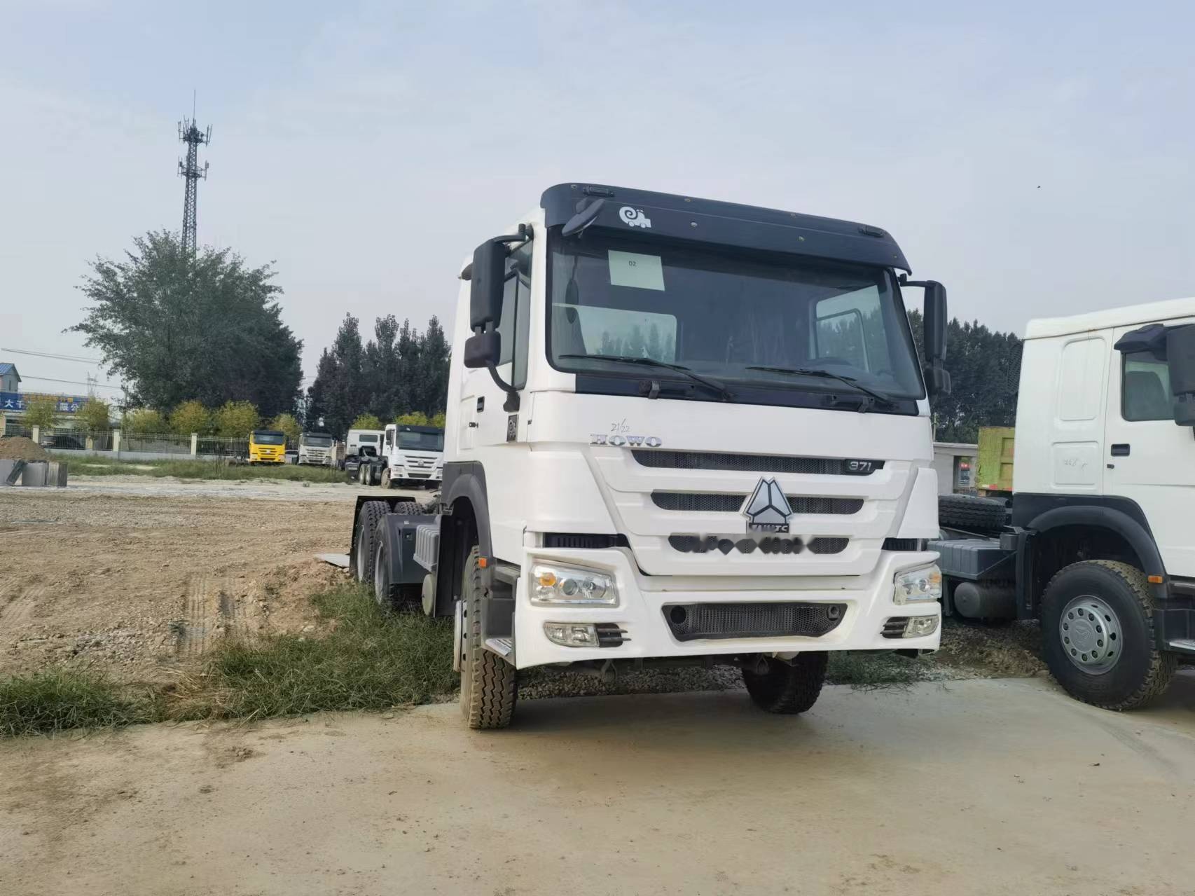 Sinotruk HOWO 371 Tractor - Trattore stradale: foto 1 Sinotruk HOWO 371 Tractor - Trattore stradale: foto 1