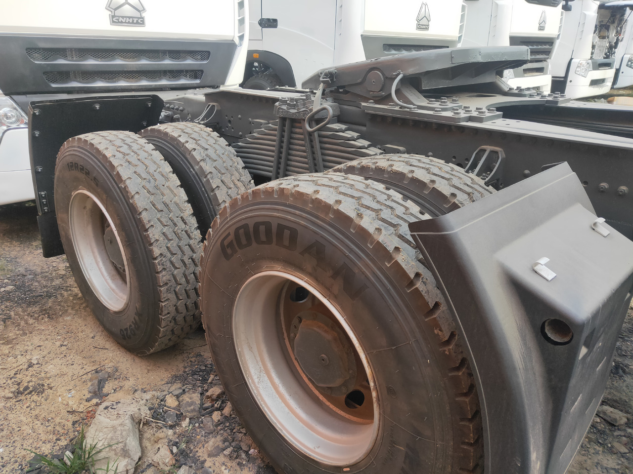 Trattore stradale Sinotruk HOWO A7 6*4 Tractor: foto 12 Trattore stradale Sinotruk HOWO A7 6*4 Tractor: foto 12