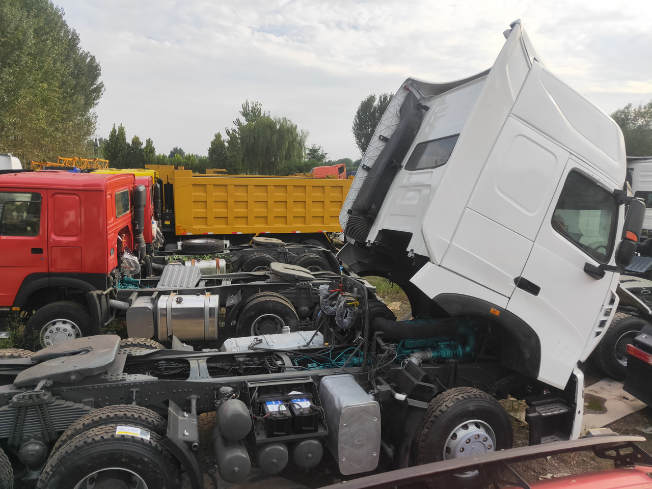 Trattore stradale Sinotruk HOWO A7 6*4 Tractor: foto 10