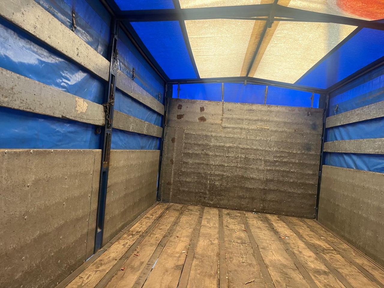 Camion centinato Caja cerrada IVECO Eurocargo ML80E17: foto 15