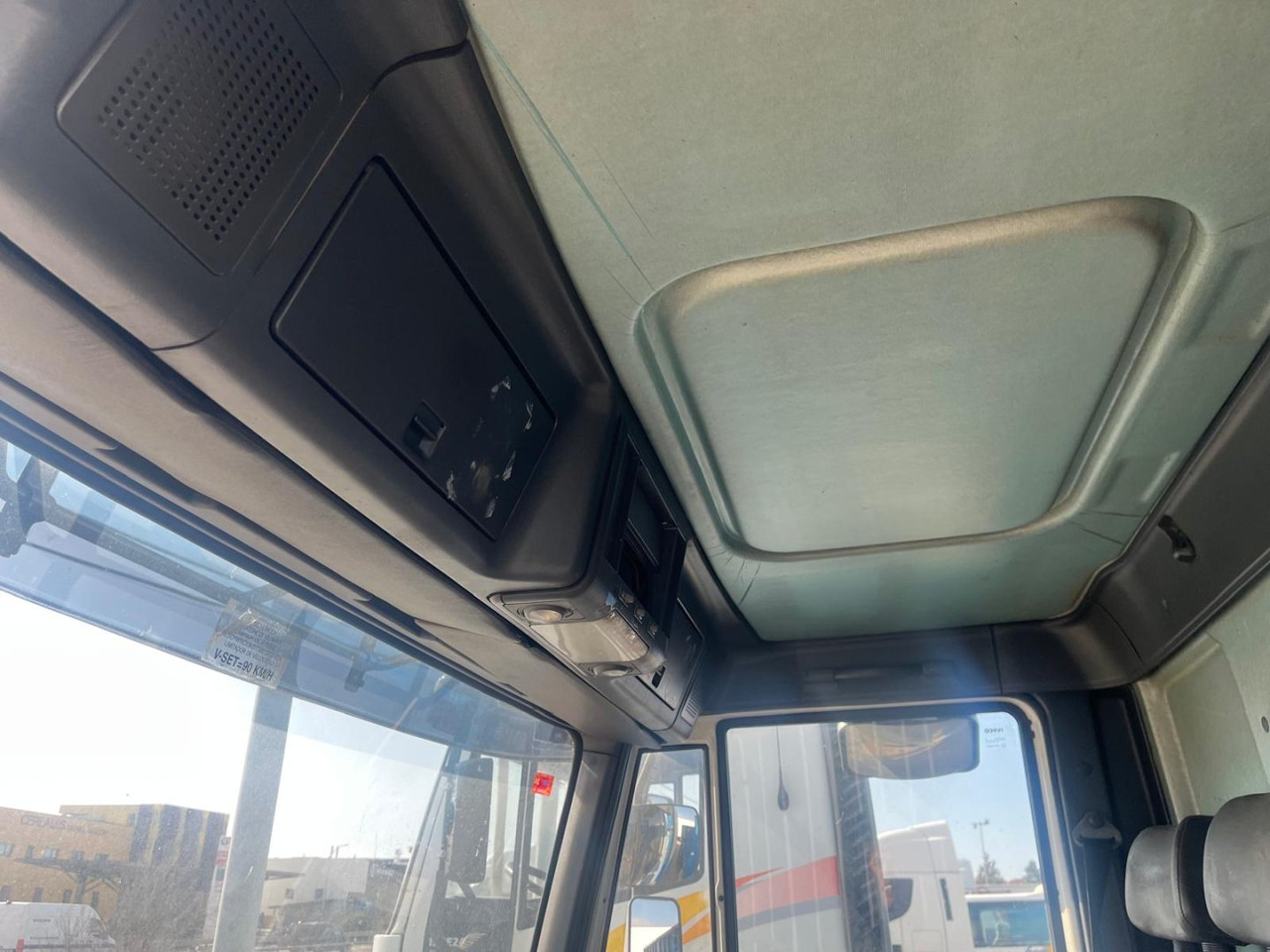 Camion centinato Caja cerrada IVECO Eurocargo ML80E17: foto 8