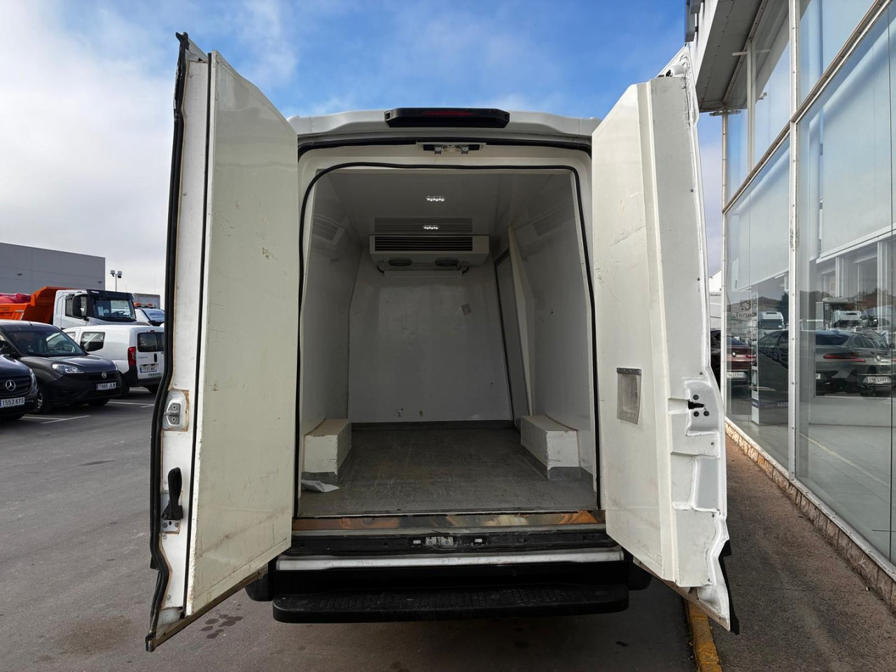 Frigorífico IVECO 35S16 V FRIGORÍFICA 12m3 - Furgone frigo: foto 5 Frigorífico IVECO 35S16 V FRIGORÍFICA 12m3 - Furgone frigo: foto 5
