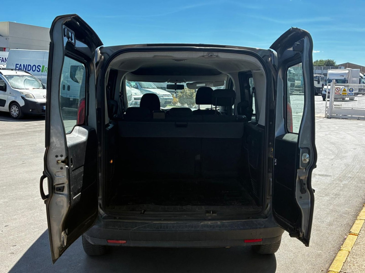 Furgón Fiat Dobló 5 plazas - Furgone chiuso: foto 5 Furgón Fiat Dobló 5 plazas - Furgone chiuso: foto 5