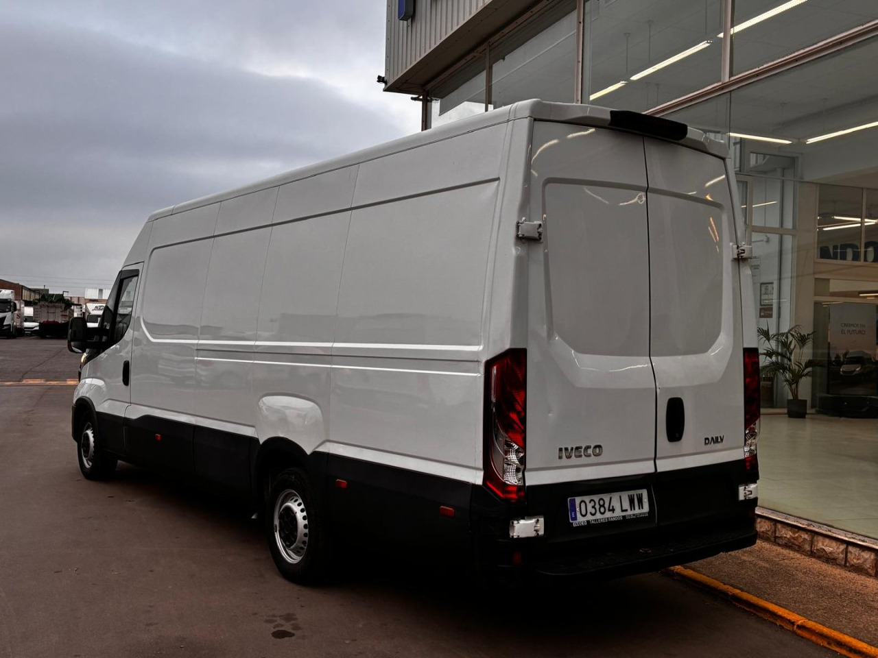 Furgón IVECO 35S14 V 16m3 - Furgone chiuso: foto 4 Furgón IVECO 35S14 V 16m3 - Furgone chiuso: foto 4