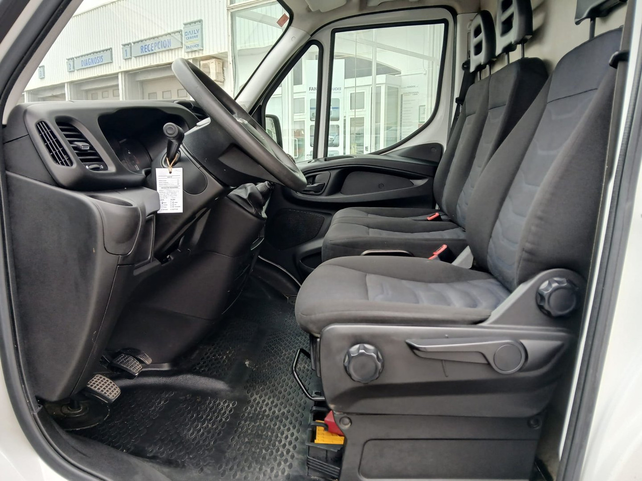 Furgone chiuso Furgón IVECO 35S16 10.8m3: foto 7