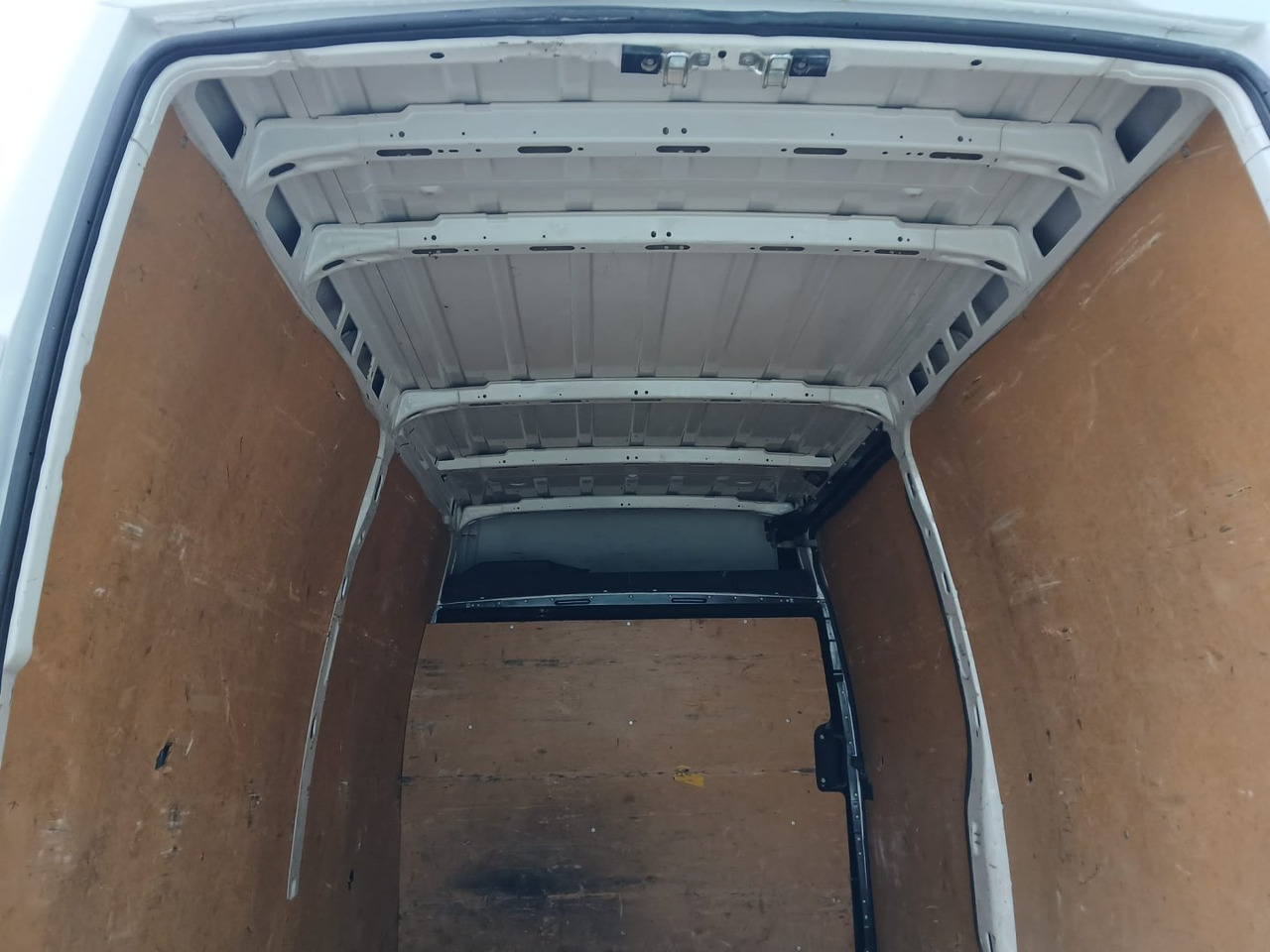 Furgone chiuso Furgón IVECO 35S16 10.8m3: foto 5