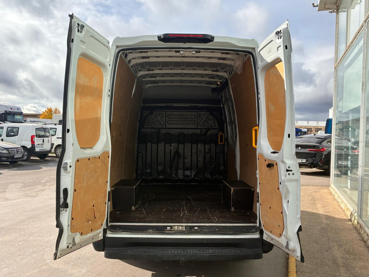 Furgón IVECO 35S16 V 12m3 - Furgone chiuso: foto 5 Furgón IVECO 35S16 V 12m3 - Furgone chiuso: foto 5