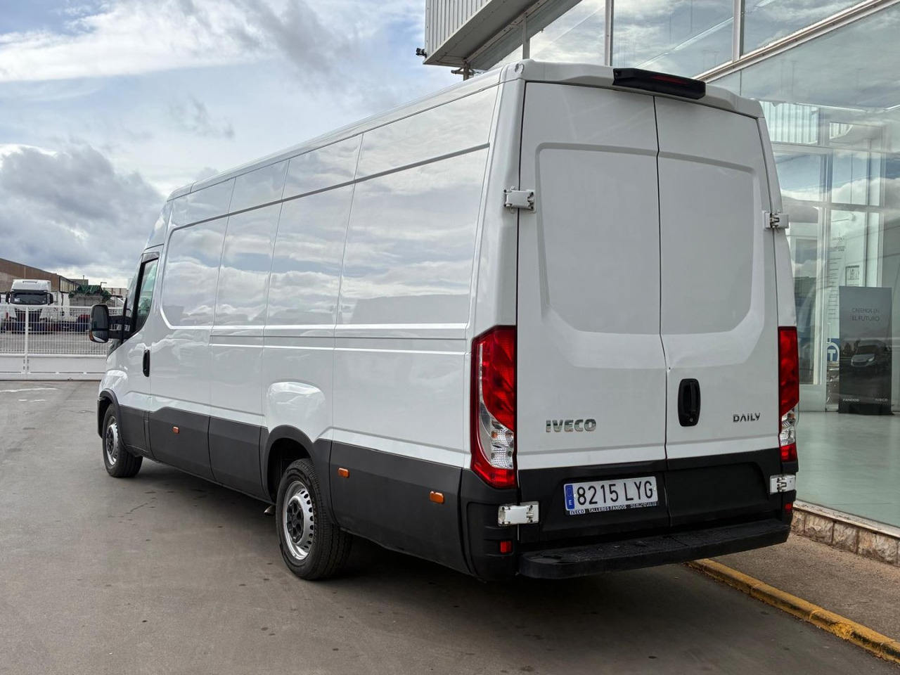 Furgón IVECO 35S16 V 16m3 - Furgone chiuso: foto 4 Furgón IVECO 35S16 V 16m3 - Furgone chiuso: foto 4