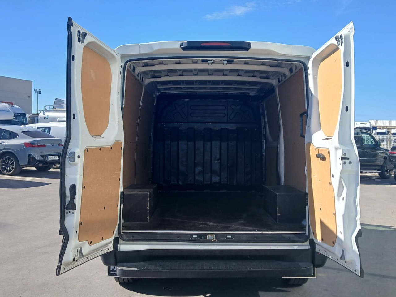 Furgón IVECO 35S16 V 9m3 - Furgone chiuso: foto 5 Furgón IVECO 35S16 V 9m3 - Furgone chiuso: foto 5