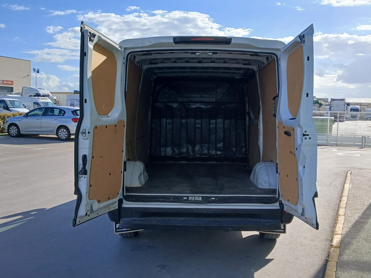 Furgón IVECO 35S16 V 9m3 - Furgone chiuso: foto 5 Furgón IVECO 35S16 V 9m3 - Furgone chiuso: foto 5