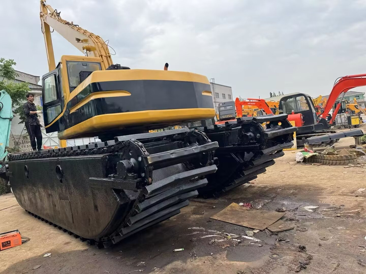 CAT 320 BL dredger 320 CL dredge - Escavatore anfibio: foto 1 CAT 320 BL dredger 320 CL dredge - Escavatore anfibio: foto 1