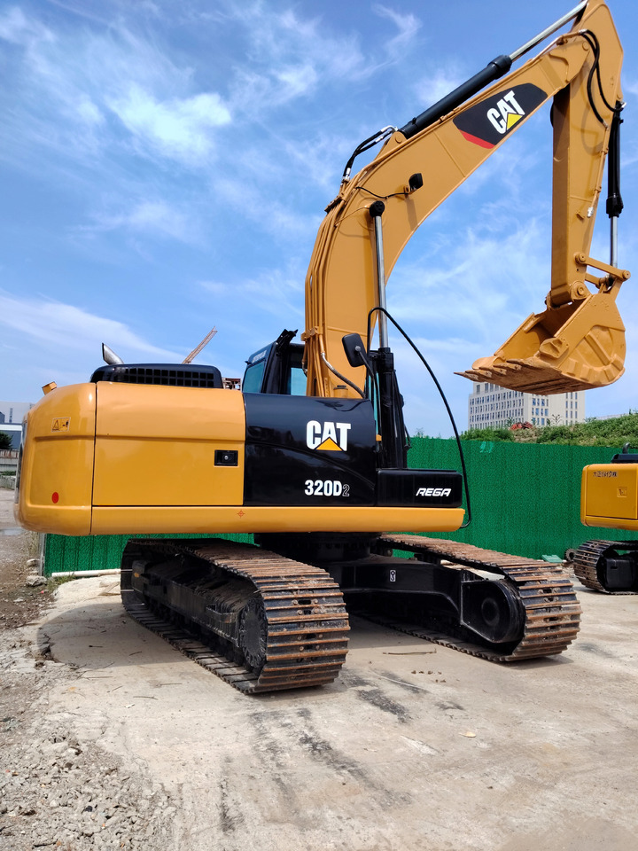 CATERPILLAR 320D2L with C7.1 ENGINE CAT 320D2 L 320 D 2 L C 7.1 ENGINE - Escavatore cingolato: foto 1 CATERPILLAR 320D2L with C7.1 ENGINE CAT 320D2 L 320 D 2 L C 7.1 ENGINE - Escavatore cingolato: foto 1