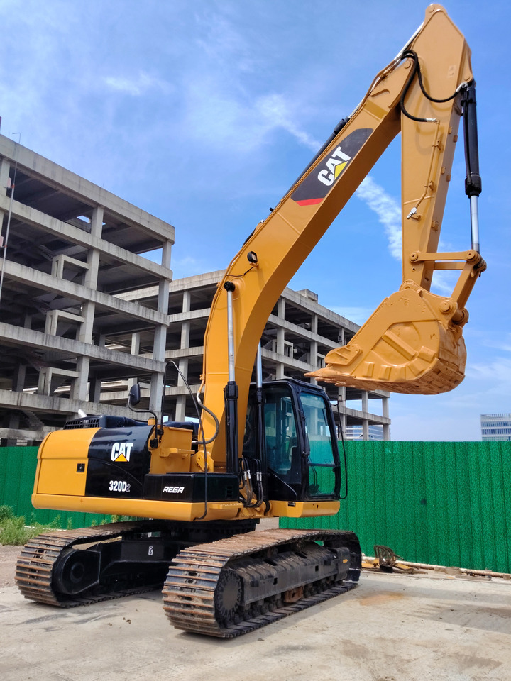 CATERPILLAR 320D2L with C7.1 ENGINE CAT 320D2 L 320 D 2 L C 7.1 ENGINE - Escavatore cingolato: foto 3 CATERPILLAR 320D2L with C7.1 ENGINE CAT 320D2 L 320 D 2 L C 7.1 ENGINE - Escavatore cingolato: foto 3
