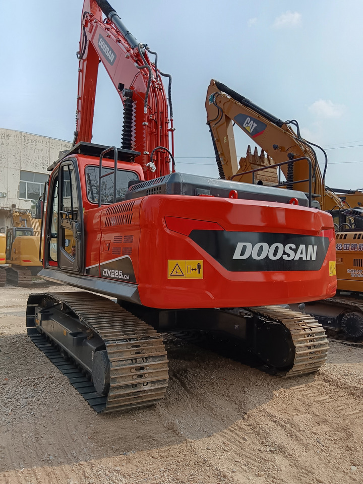 DOOSAN DX225 LCA DX 225 LC - 9C - Escavatore cingolato: foto 2 DOOSAN DX225 LCA DX 225 LC - 9C - Escavatore cingolato: foto 2