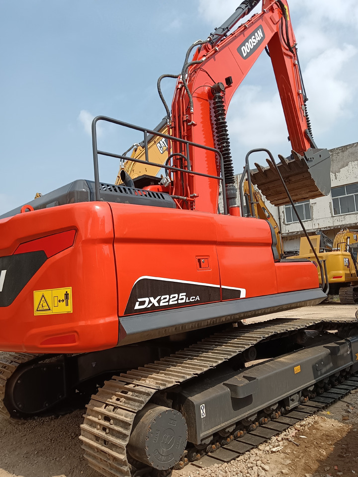 Escavatore cingolato DOOSAN DX225 LCA DX225LC-9C: foto 1