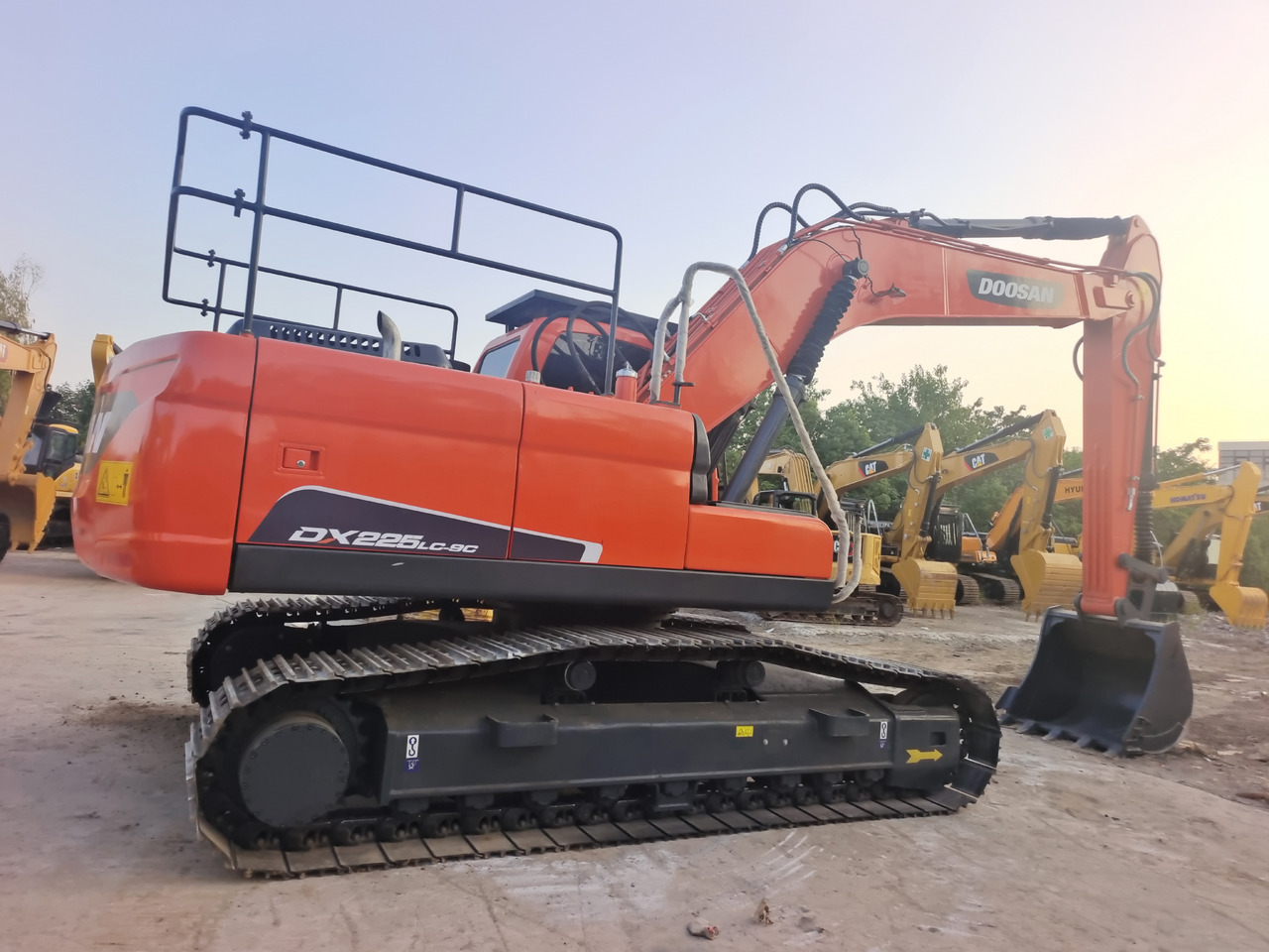 DOOSAN DX225LC-9C - Escavatore cingolato: foto 1 DOOSAN DX225LC-9C - Escavatore cingolato: foto 1
