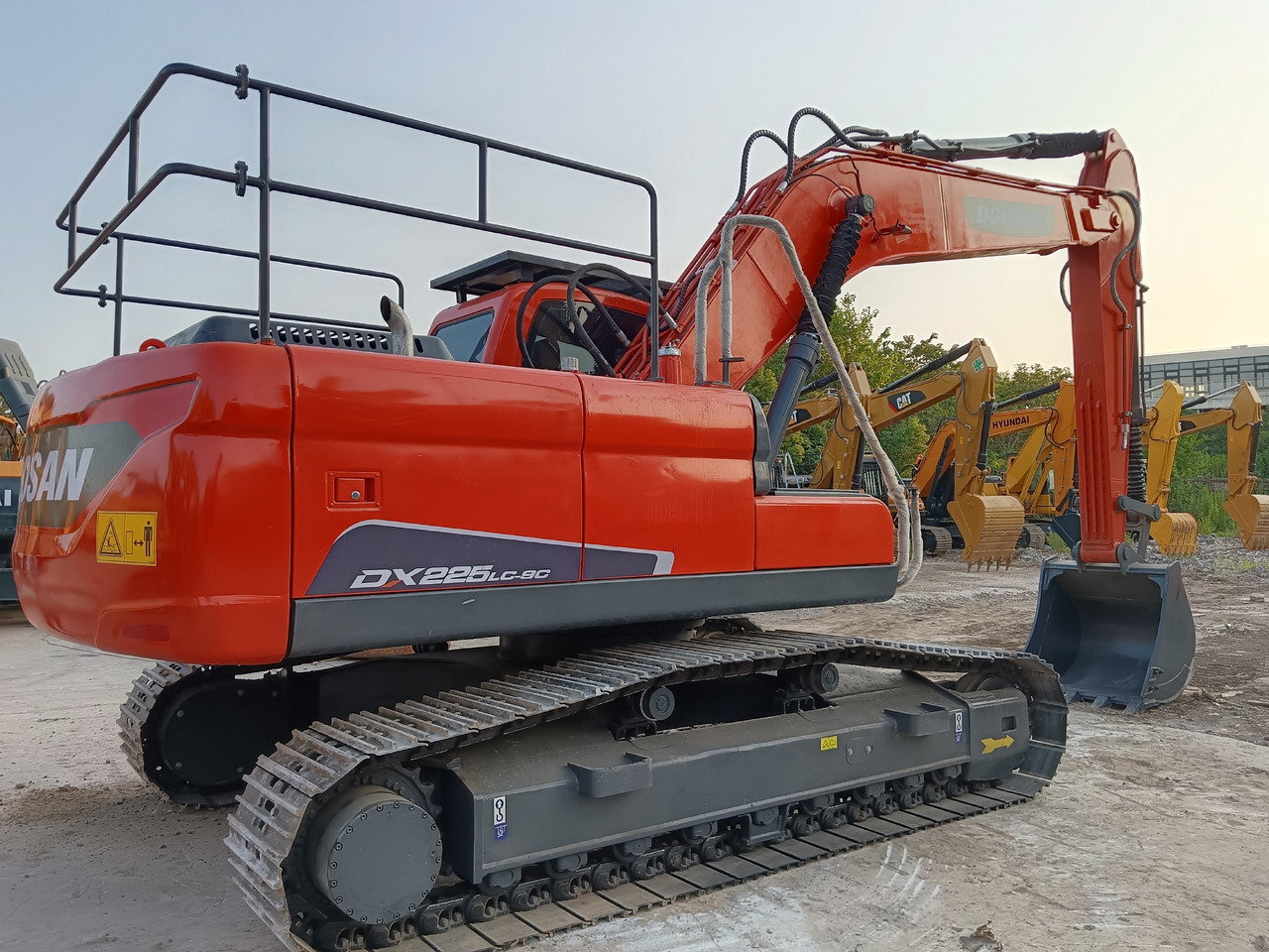 DOOSAN DX225LC-9C DX225LCA - Escavatore cingolato: foto 1 DOOSAN DX225LC-9C DX225LCA - Escavatore cingolato: foto 1