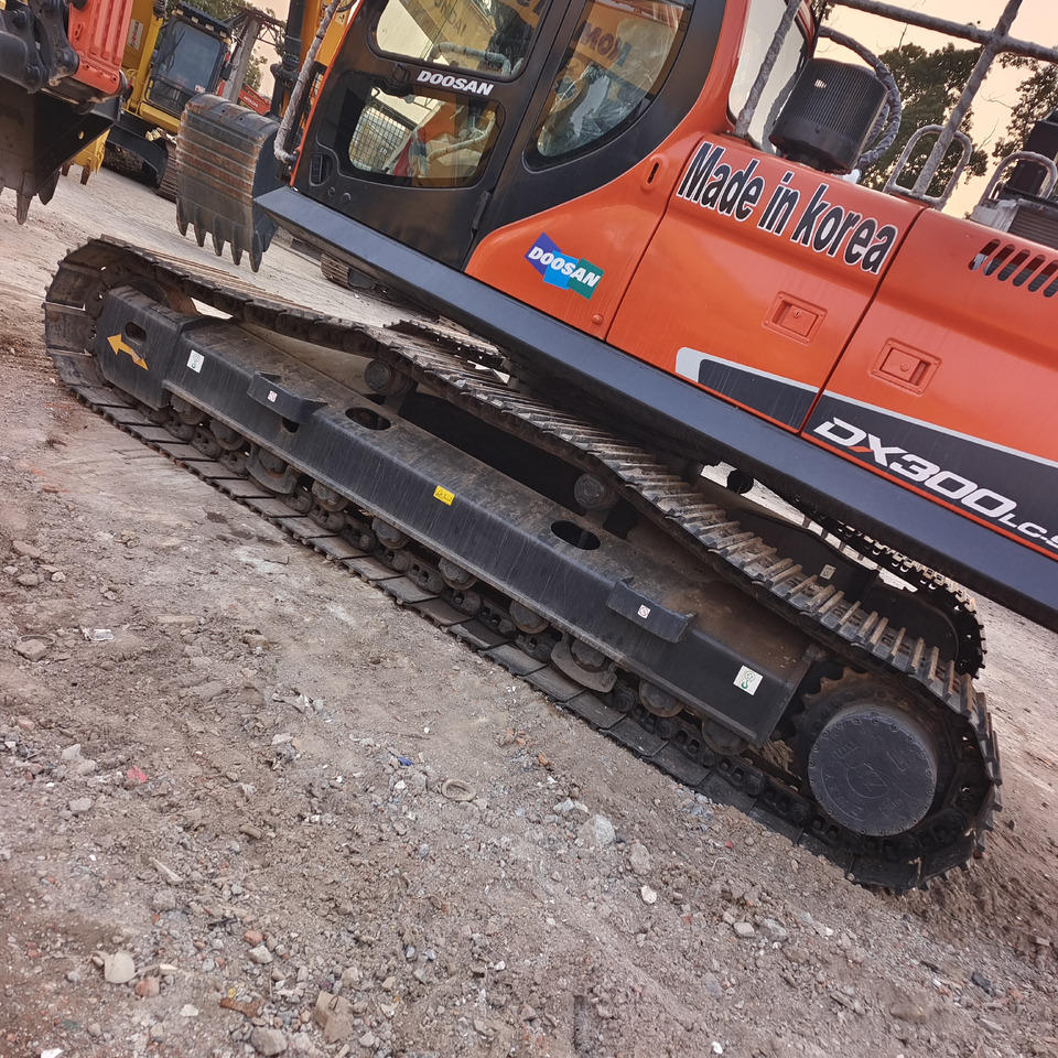 DOOSAN DX300 LC - 9C DX300LCA - Escavatore cingolato: foto 2 DOOSAN DX300 LC - 9C DX300LCA - Escavatore cingolato: foto 2
