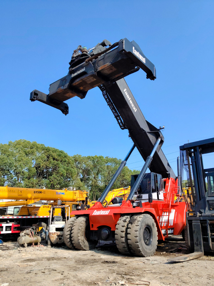 FANTUZZI CS45KM 45 TON REACH STACKER - Reach stacker: foto 4 FANTUZZI CS45KM 45 TON REACH STACKER - Reach stacker: foto 4