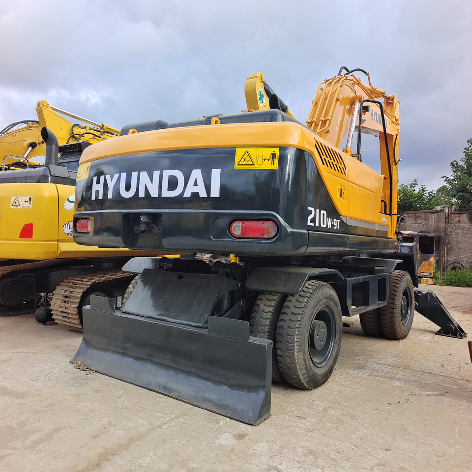 HYUNDAI 210W-9T 210W-9S - Escavatore gommato: foto 2 HYUNDAI 210W-9T 210W-9S - Escavatore gommato: foto 2