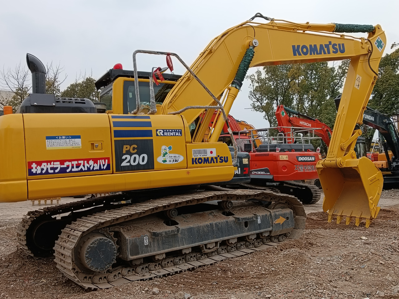 KOMATSU PC200-8N1 - Escavatore cingolato: foto 1 KOMATSU PC200-8N1 - Escavatore cingolato: foto 1