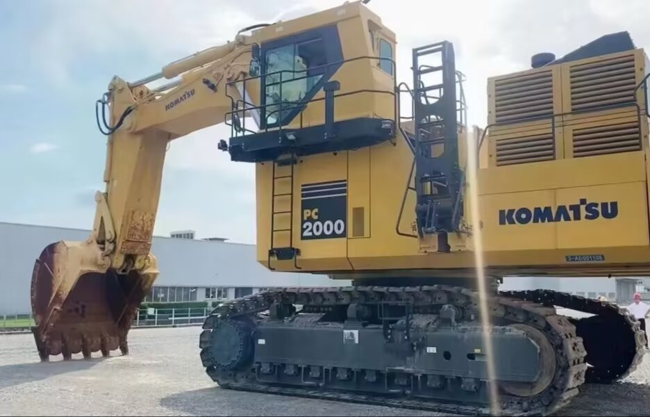 KOMATSU PC2000-8 PC 2000 - 8 Mining Crawler Excavator - Macchina mineraria: foto 2 KOMATSU PC2000-8 PC 2000 - 8 Mining Crawler Excavator - Macchina mineraria: foto 2